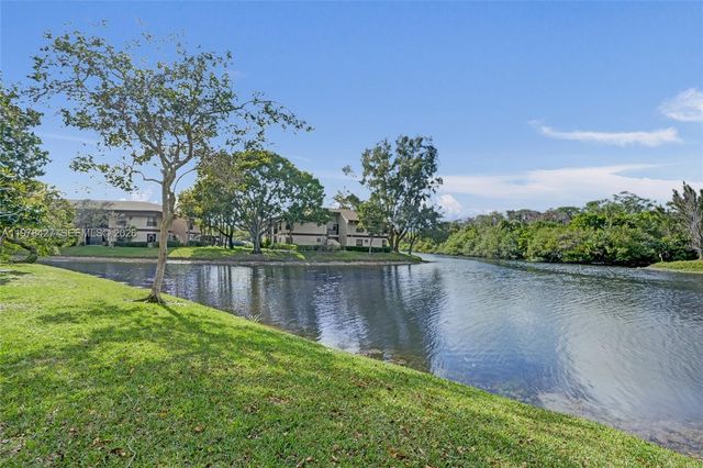 2541 N Carambola Cir N 1832, Coconut Creek, FL 33066