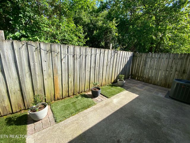 236 Dalton Place Way, Knoxville, TN 37912