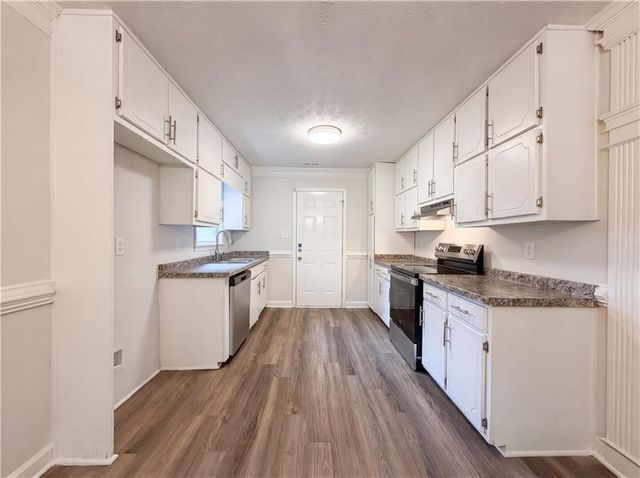 1627 Hearthstone Way, Jonesboro, GA 30236