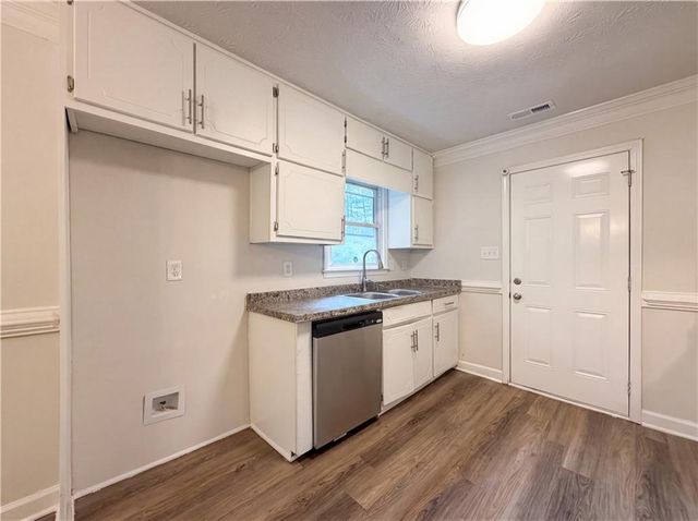 1627 Hearthstone Way, Jonesboro, GA 30236