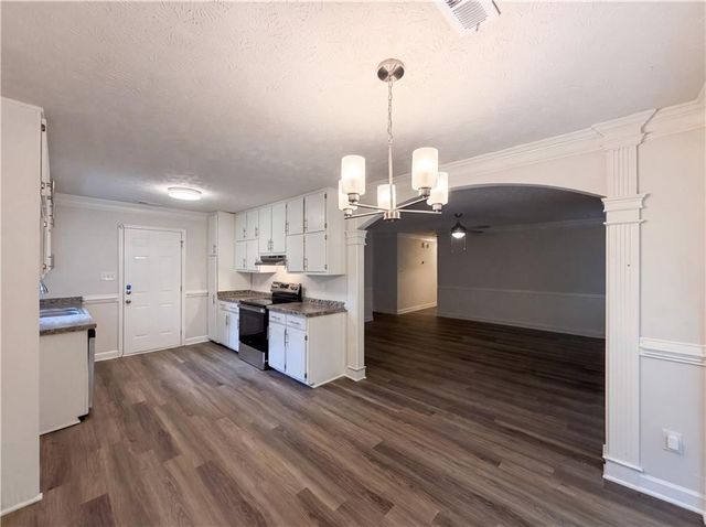 1627 Hearthstone Way, Jonesboro, GA 30236