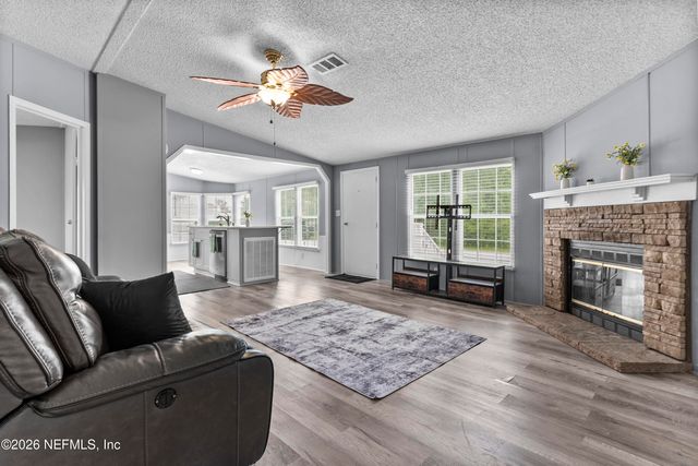 375 RUTHA MAE BROWN Drive, Baldwin, FL 32234