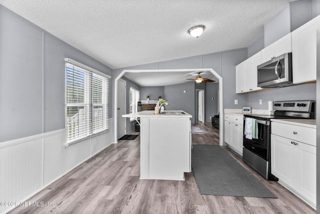 375 RUTHA MAE BROWN Drive, Baldwin, FL 32234