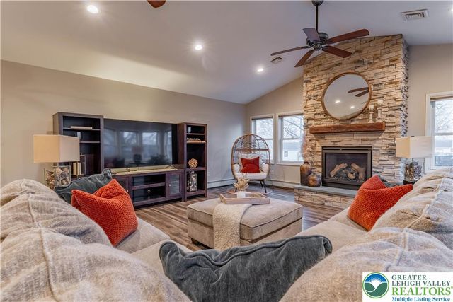 345 South Whitfield Street, Nazareth Boro, PA 18064