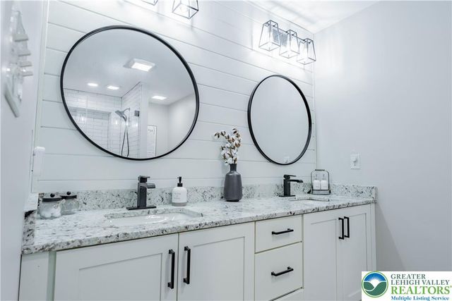 345 South Whitfield Street, Nazareth Boro, PA 18064