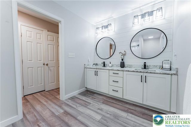 345 South Whitfield Street, Nazareth Boro, PA 18064