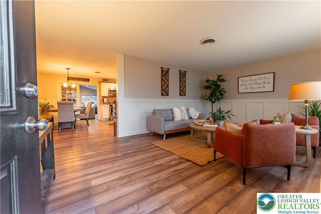 345 South Whitfield Street, Nazareth Boro, PA 18064