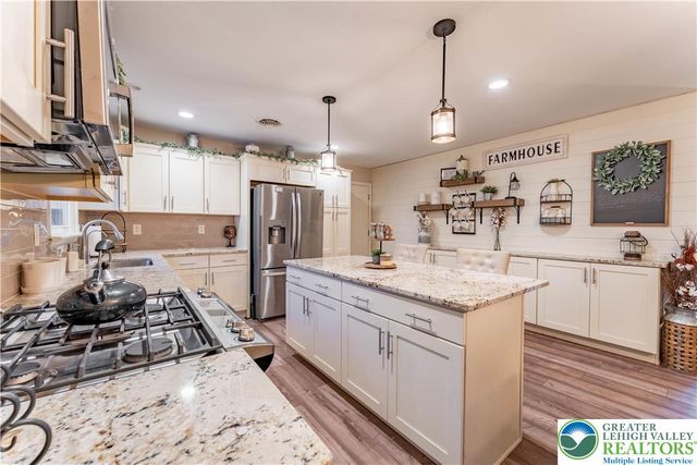 345 South Whitfield Street, Nazareth Boro, PA 18064