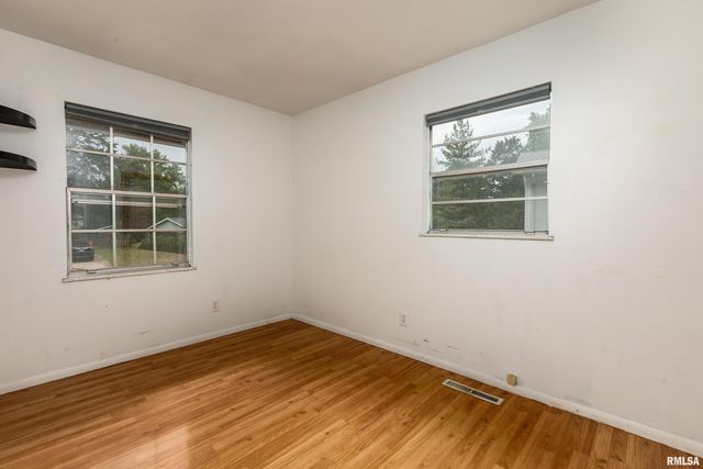 309 S Plover Drive, Carbondale, IL 62901