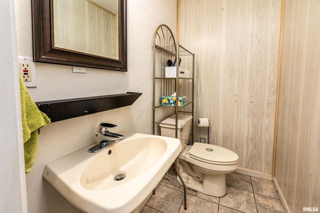 309 S Plover Drive, Carbondale, IL 62901