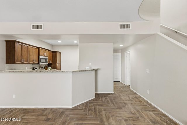 21655 N 36TH Avenue 106, Glendale, AZ 85308