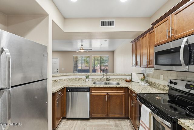 21655 N 36TH Avenue 106, Glendale, AZ 85308