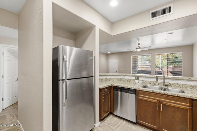 21655 N 36TH Avenue 106, Glendale, AZ 85308