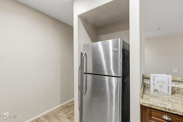 21655 N 36TH Avenue 106, Glendale, AZ 85308