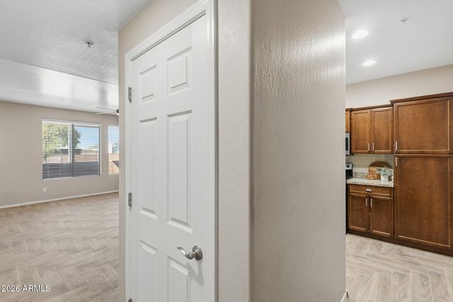 21655 N 36TH Avenue 106, Glendale, AZ 85308