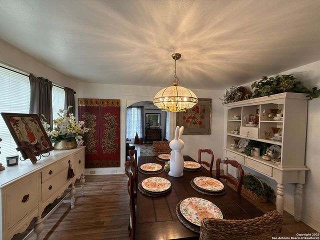 614 N 10th, Carrizo Springs, TX 78834