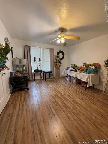 614 N 10th, Carrizo Springs, TX 78834