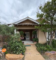 614 N 10th, Carrizo Springs, TX 78834