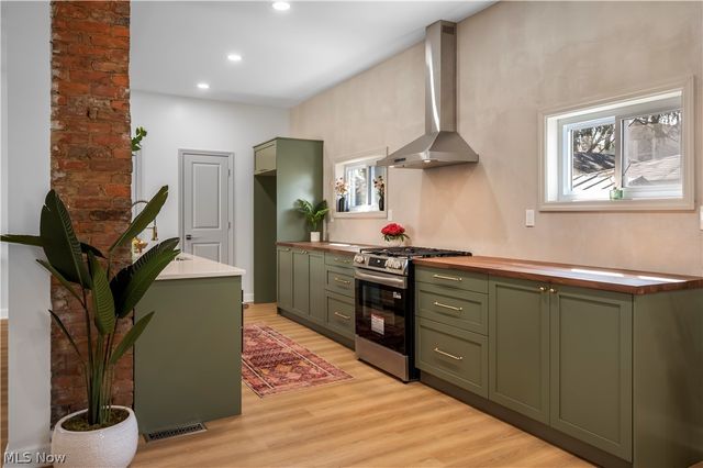 3839 Woodbridge Avenue, Cleveland, OH 44109