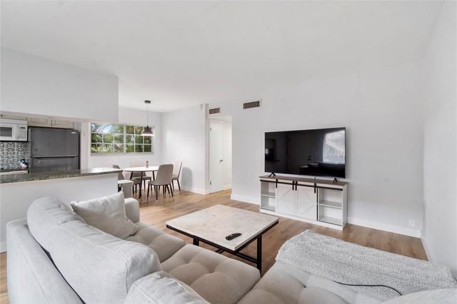 3030 NE 5th Ter 1, Wilton Manors, FL 33334