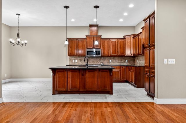 4479 E Summerfield Drive, Springfield, MO 65802