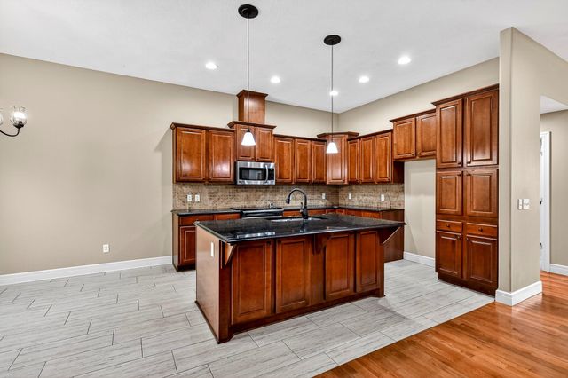 4479 E Summerfield Drive, Springfield, MO 65802