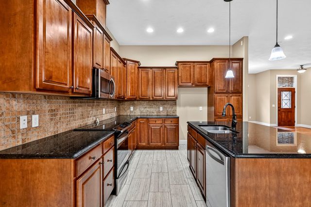 4479 E Summerfield Drive, Springfield, MO 65802