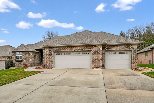 4479 E Summerfield Drive, Springfield, MO 65802