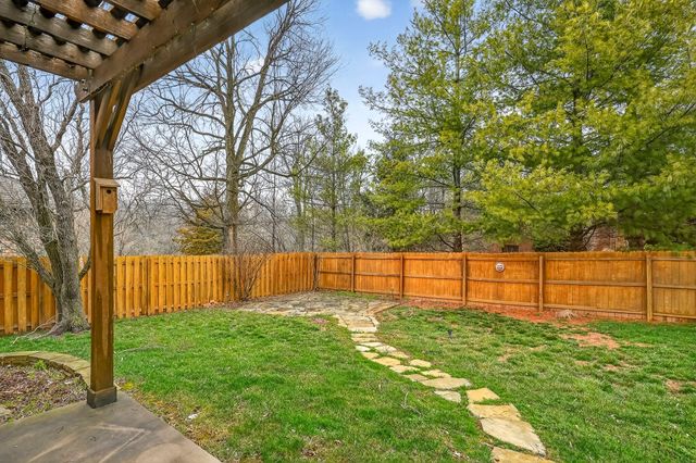 4479 E Summerfield Drive, Springfield, MO 65802