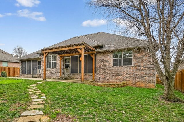 4479 E Summerfield Drive, Springfield, MO 65802