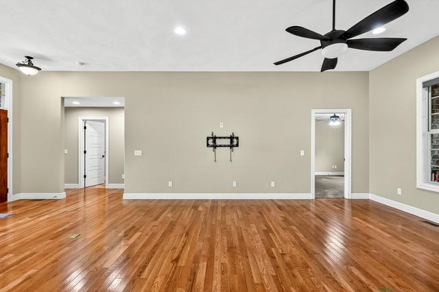 4479 E Summerfield Drive, Springfield, MO 65802