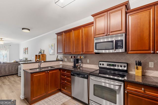 1472 Liberty Parkway NW, Atlanta, GA 30318