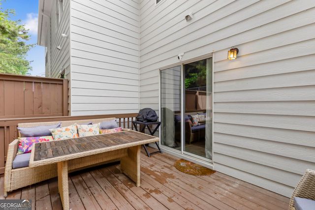 1472 Liberty Parkway NW, Atlanta, GA 30318