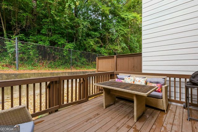 1472 Liberty Parkway NW, Atlanta, GA 30318