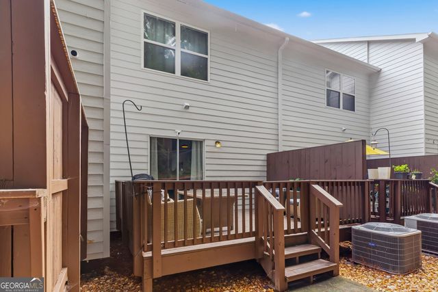 1472 Liberty Parkway NW, Atlanta, GA 30318