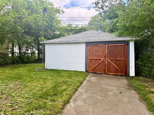 3226 Grayson Street, Ferndale, MI 48220