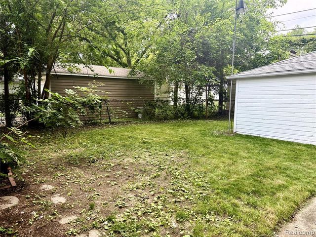 3226 Grayson Street, Ferndale, MI 48220