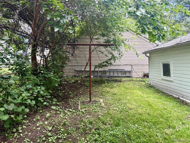 3226 Grayson Street, Ferndale, MI 48220