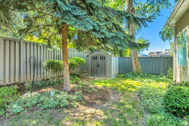 2321 E MAKENNA CT, Holladay, UT 84117