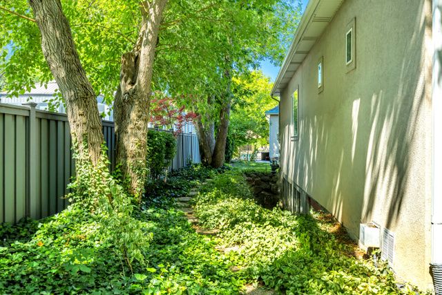 2321 E MAKENNA CT, Holladay, UT 84117