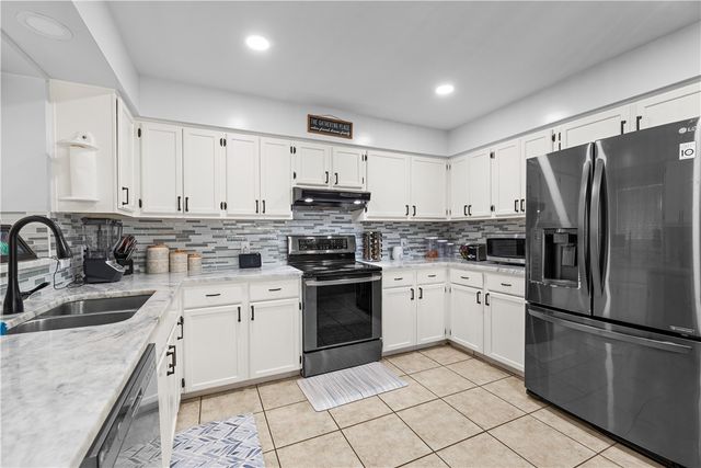 2709 Parkgreen Dr, Corpus Christi, TX 78414