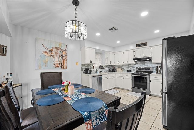 2709 Parkgreen Dr, Corpus Christi, TX 78414