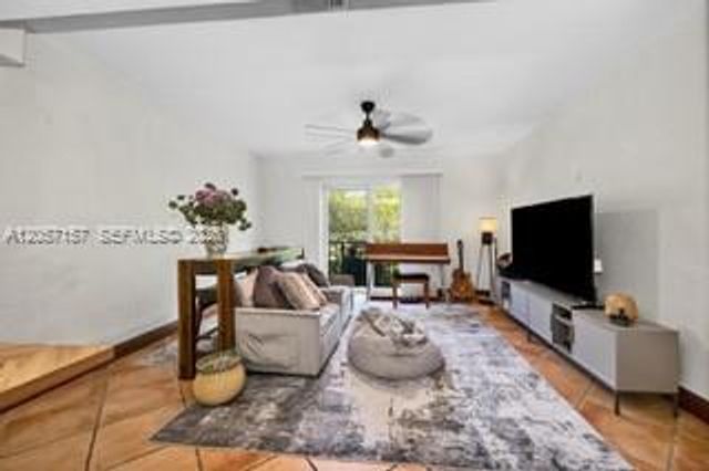 6709 N Kendall Dr 219, Pinecrest, FL 33156