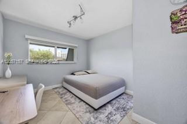 6709 N Kendall Dr 219, Pinecrest, FL 33156