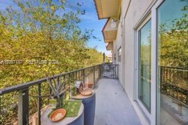 6709 N Kendall Dr 219, Pinecrest, FL 33156