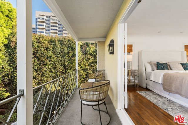 834 Devon Avenue, Los Angeles, CA 90024