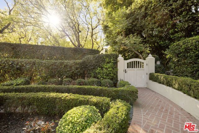 834 Devon Avenue, Los Angeles, CA 90024