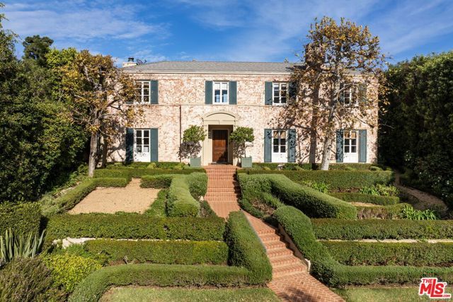 834 Devon Avenue, Los Angeles, CA 90024