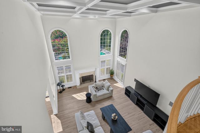 8 FAIRWAY DR, Voorhees, NJ 08043