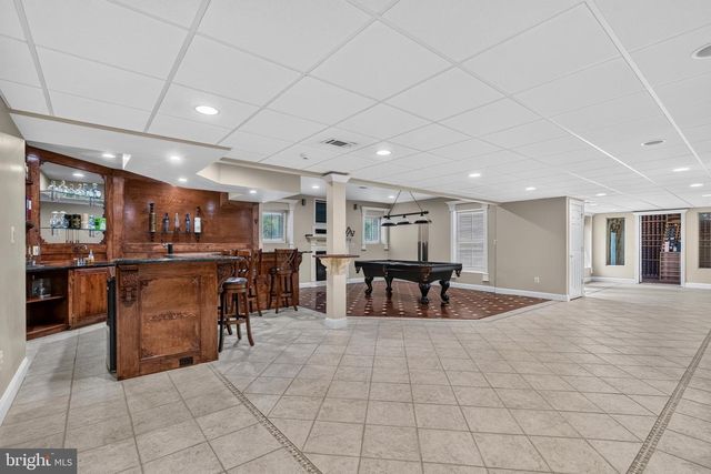 8 FAIRWAY DR, Voorhees, NJ 08043